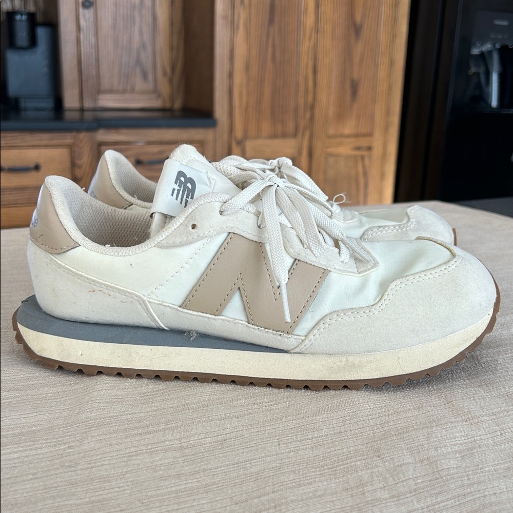 New Balance 237 Beige Turtledove Sneakers‎ Trainers Athletic Shoes Men’s size 7